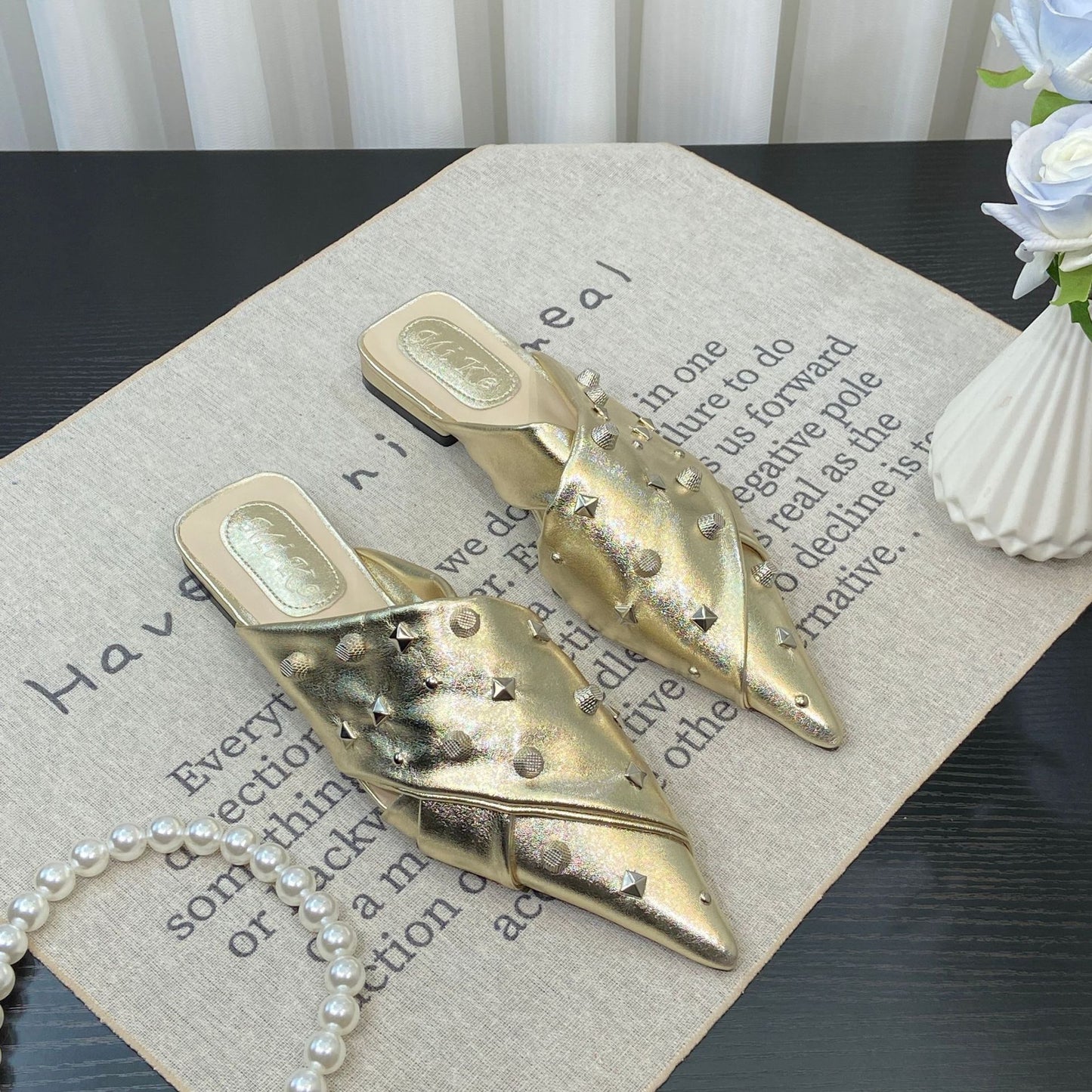 Rivet Boucle En Métal Sangle Croisée Talon Carré Pantoufles All-match Bout Fermé Moitié