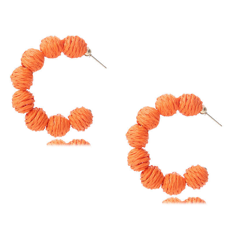 Boucles d'oreilles en forme de C en raphia couleur style vacances d'été
