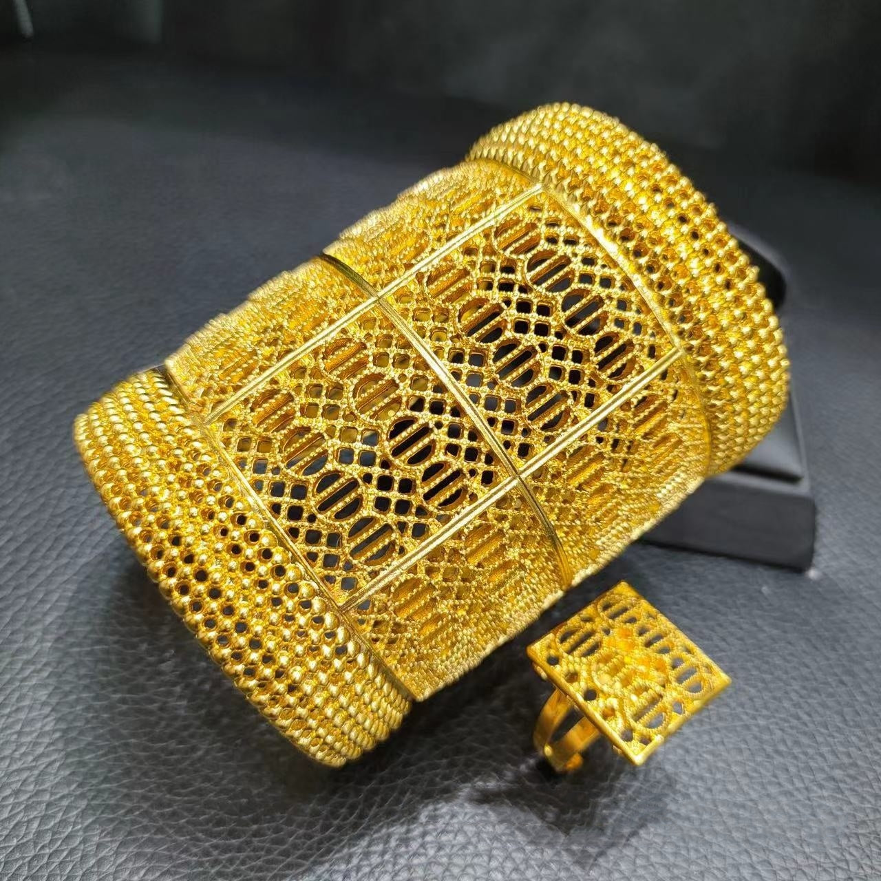 Bracelet Ouvert Femme Large Imitation Cuivre Plaqué Or