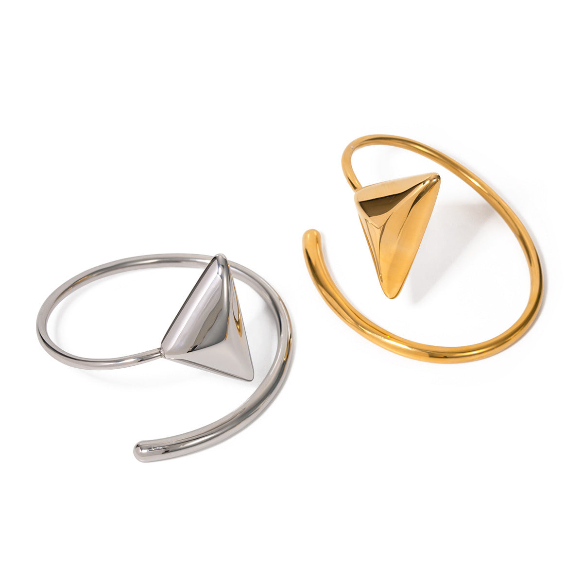 Pulsera en espiral triangular de acero inoxidable en oro de 18 quilates