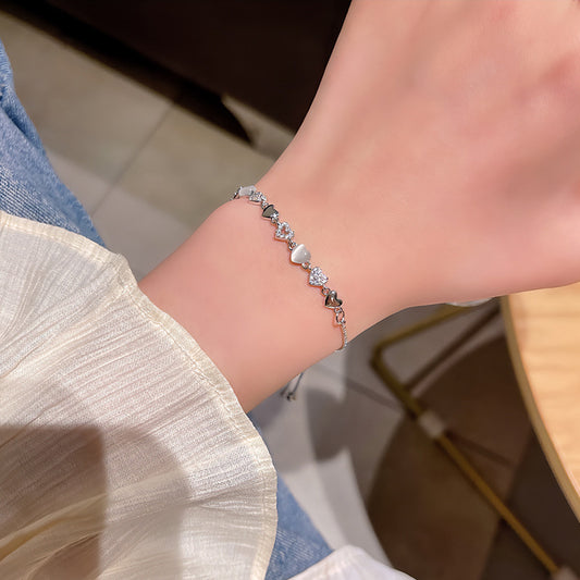 Bracelet exquis en forme de cœur d'opale micro-incrusté pour femmes