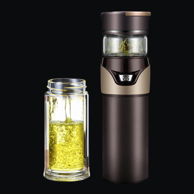 Separando la taza de té