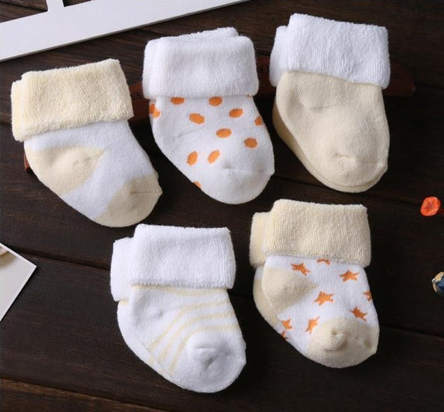 5 pares de calcetines de algodón antideslizantes para bebés, calcetines de muñecos de dibujos animados con campanas, accesorios suaves y bonitos para bebés y niños