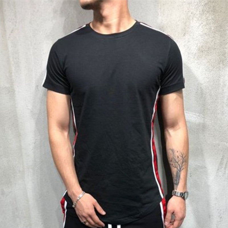 Camiseta a rayas con cuello redondo y manga corta