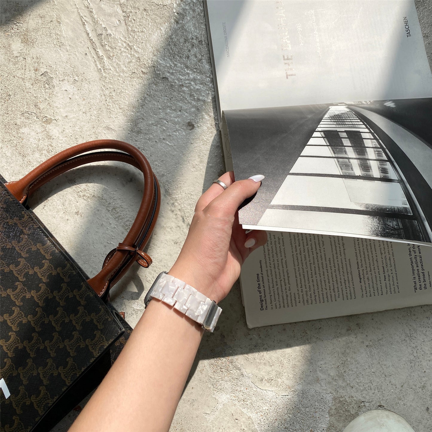 Adecuado para Applewatch Patrón de concha gris blanco Correa de Apple de resina ligera respetuosa con el medio ambiente