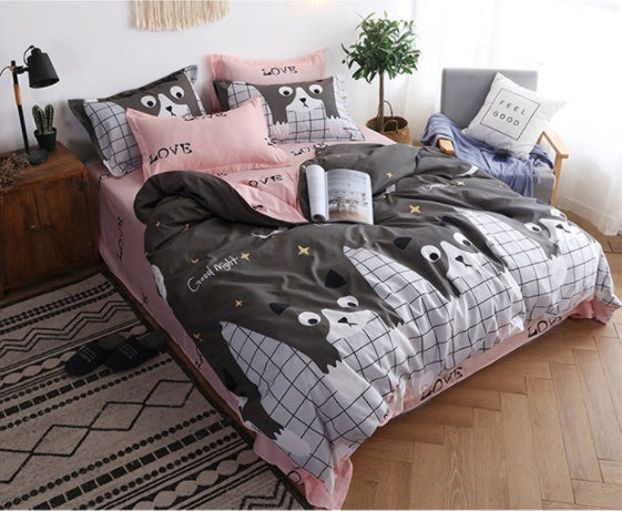 Quatre ensembles de produits de lit