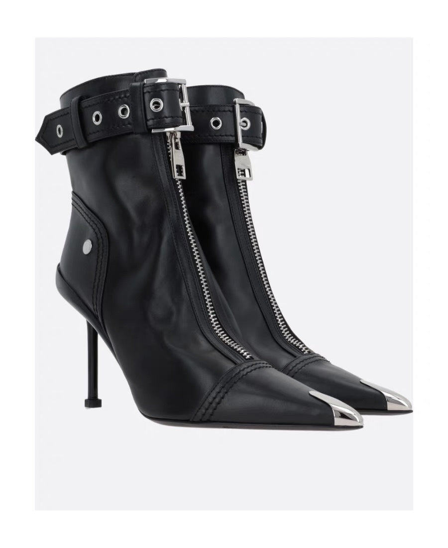 Bottes en forme de boucle pointue en métal à talons hauts
