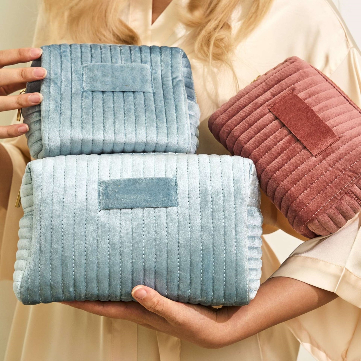 Bolsa de cosméticos de terciopelo de gran capacidad, bolsa de lavado multifuncional a cuadros, Material agradable para la piel, bolsa de almacenamiento para cuidado de la piel