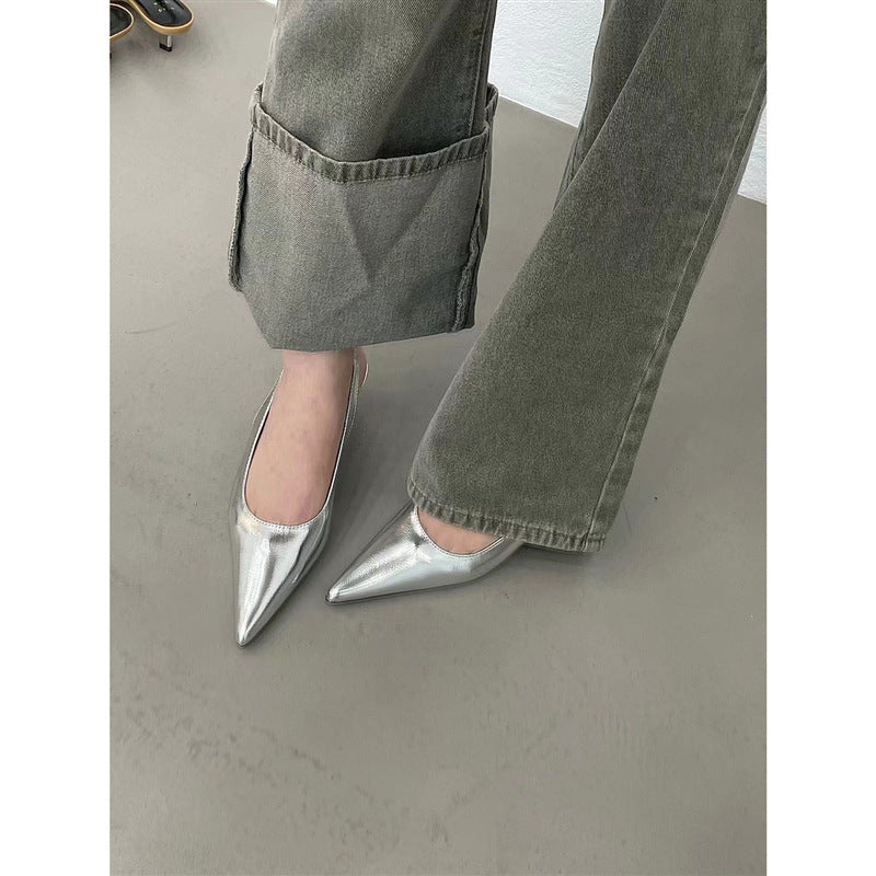 Tip In - Chaussures à petit talon avec bride arrière argentée