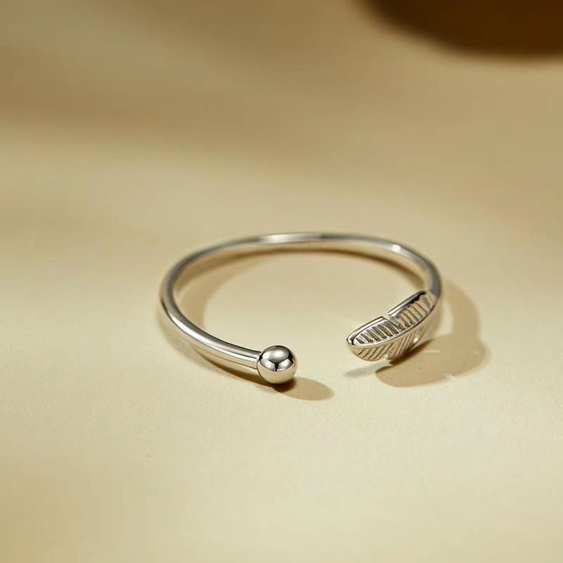 Bague de bracelet en plumes créative minimaliste pour femmes