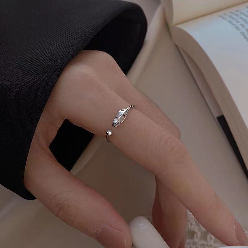 Bague de bracelet en plumes créative minimaliste pour femmes