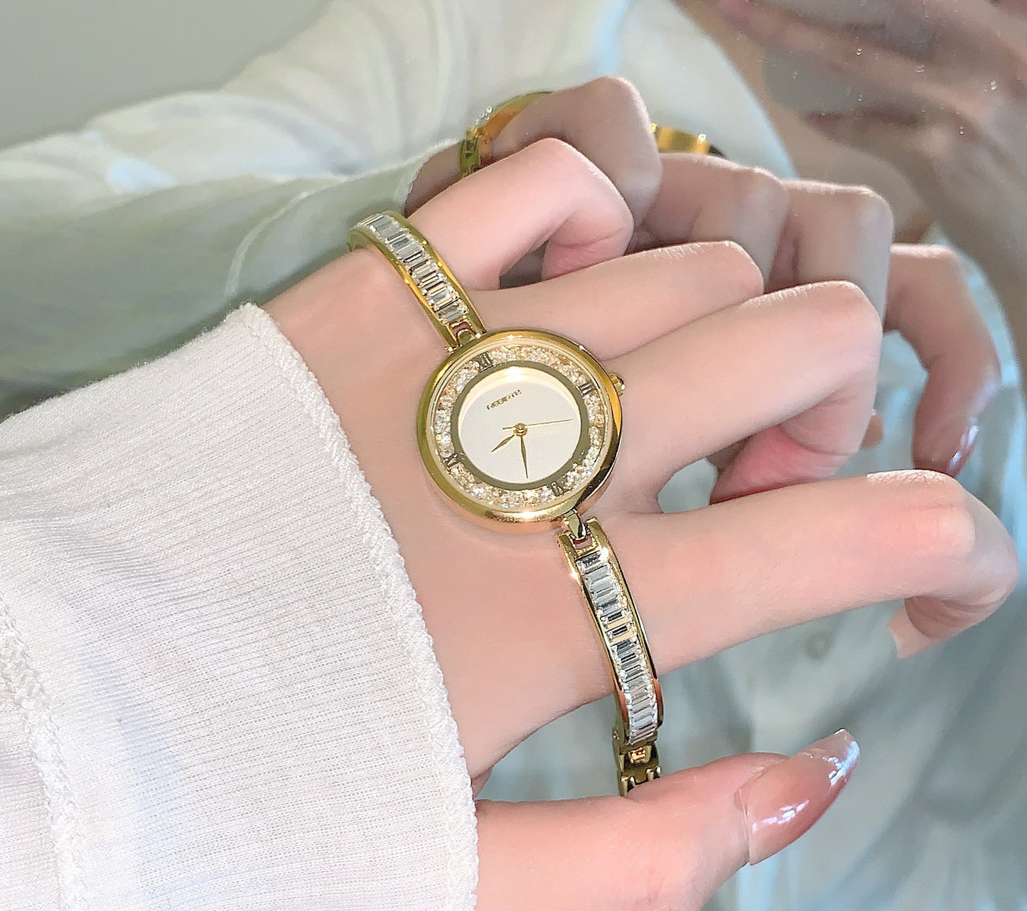 Montre en alliage avec bracelet en diamant pour femme