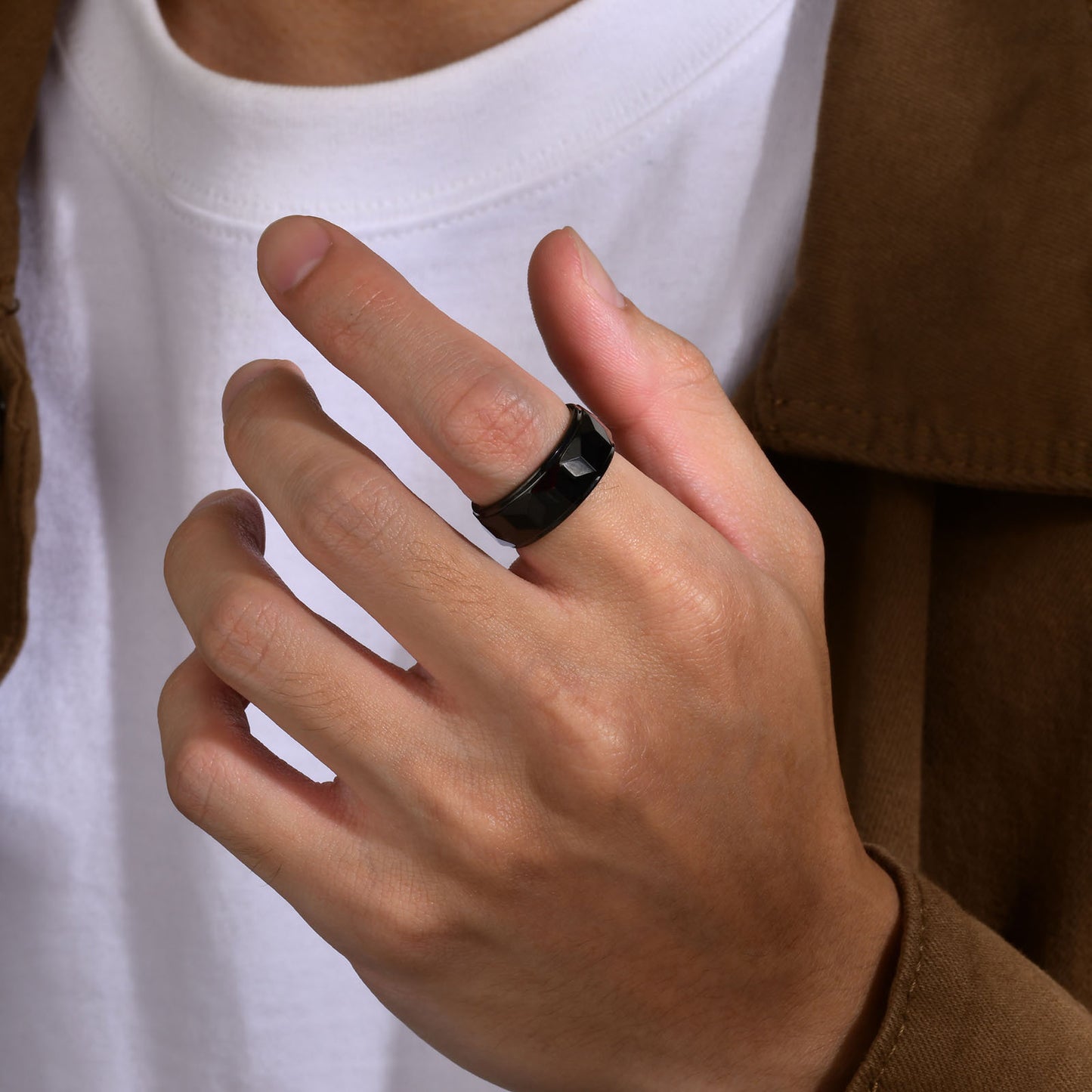 Conception de bijoux de bague en or en acier tungstène