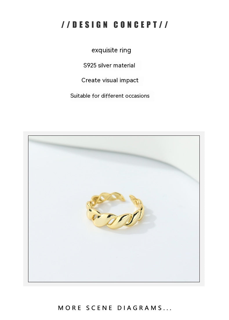 Retro Croissant Female Niche Ring