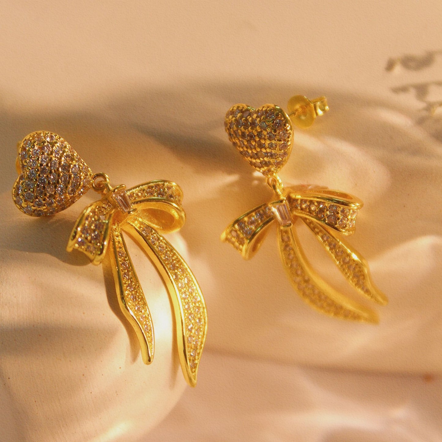 Pendientes de interés especial con sentido de lujo ligero y de alta calidad