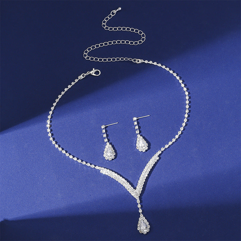 Suite de colliers et boucles d'oreilles en strass avec chaîne à griffes exquise