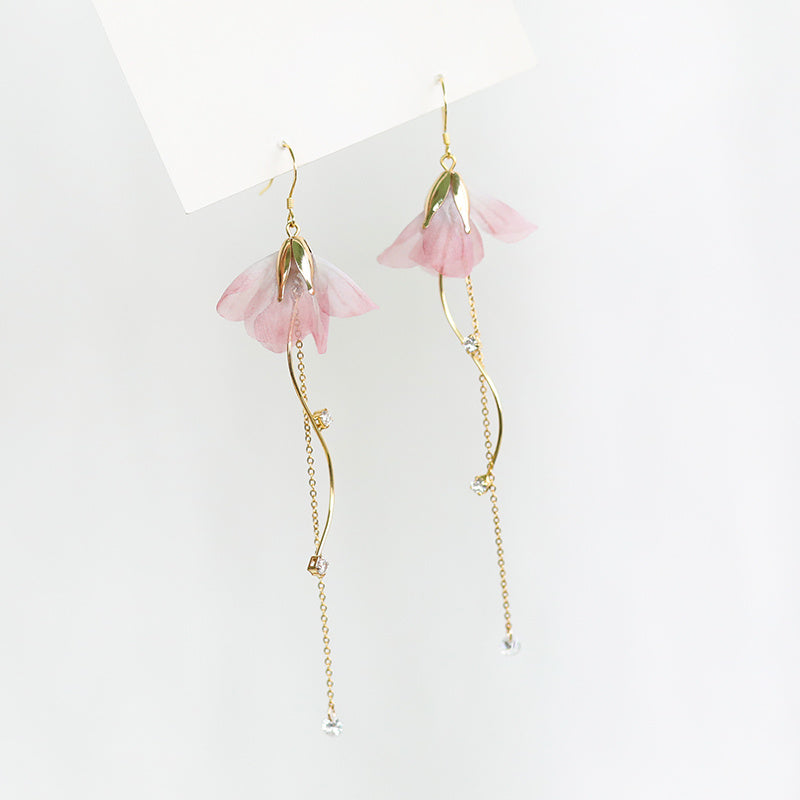 Clip de oreja largo con forma de curva que cambia la forma de la cara