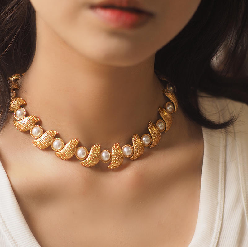 European And American Ancient Vintage Necklace