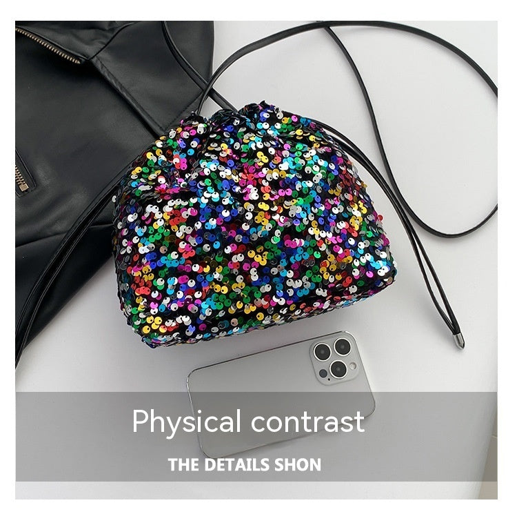 Bolso cruzado con lentejuelas de color suave y diseño plisado con cordón