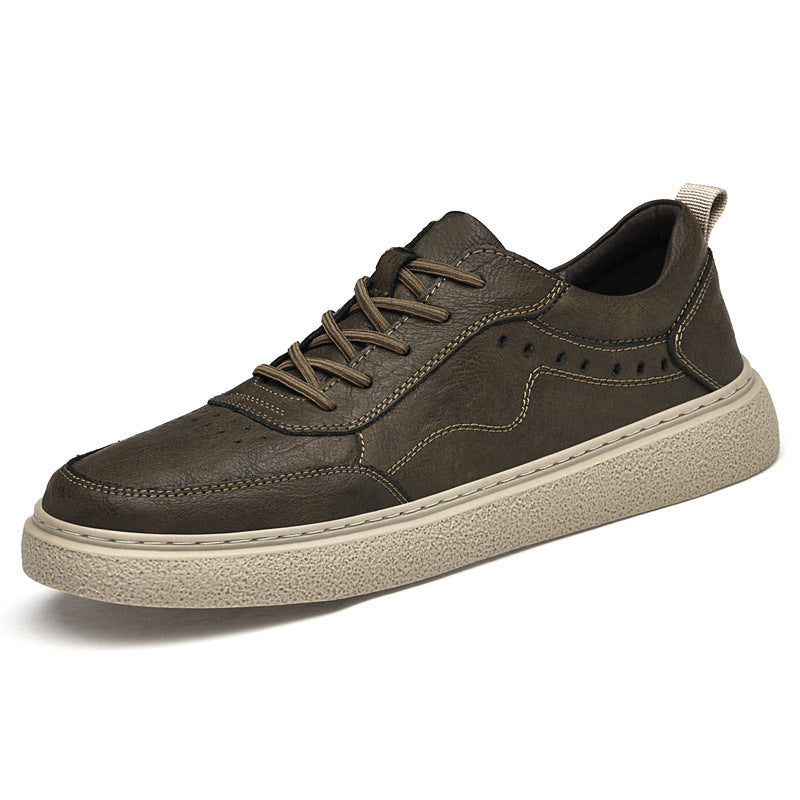 Chaussures blanches, baskets basses pour étudiants