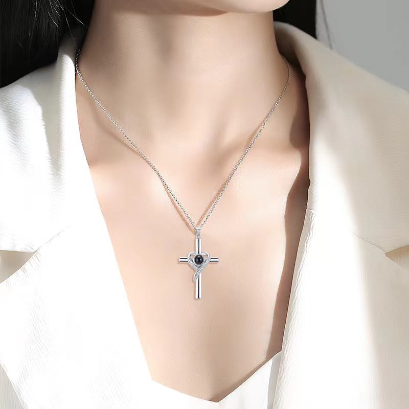 Collier de projection Je t'aime en 100 langues, pendentif croix d'amour