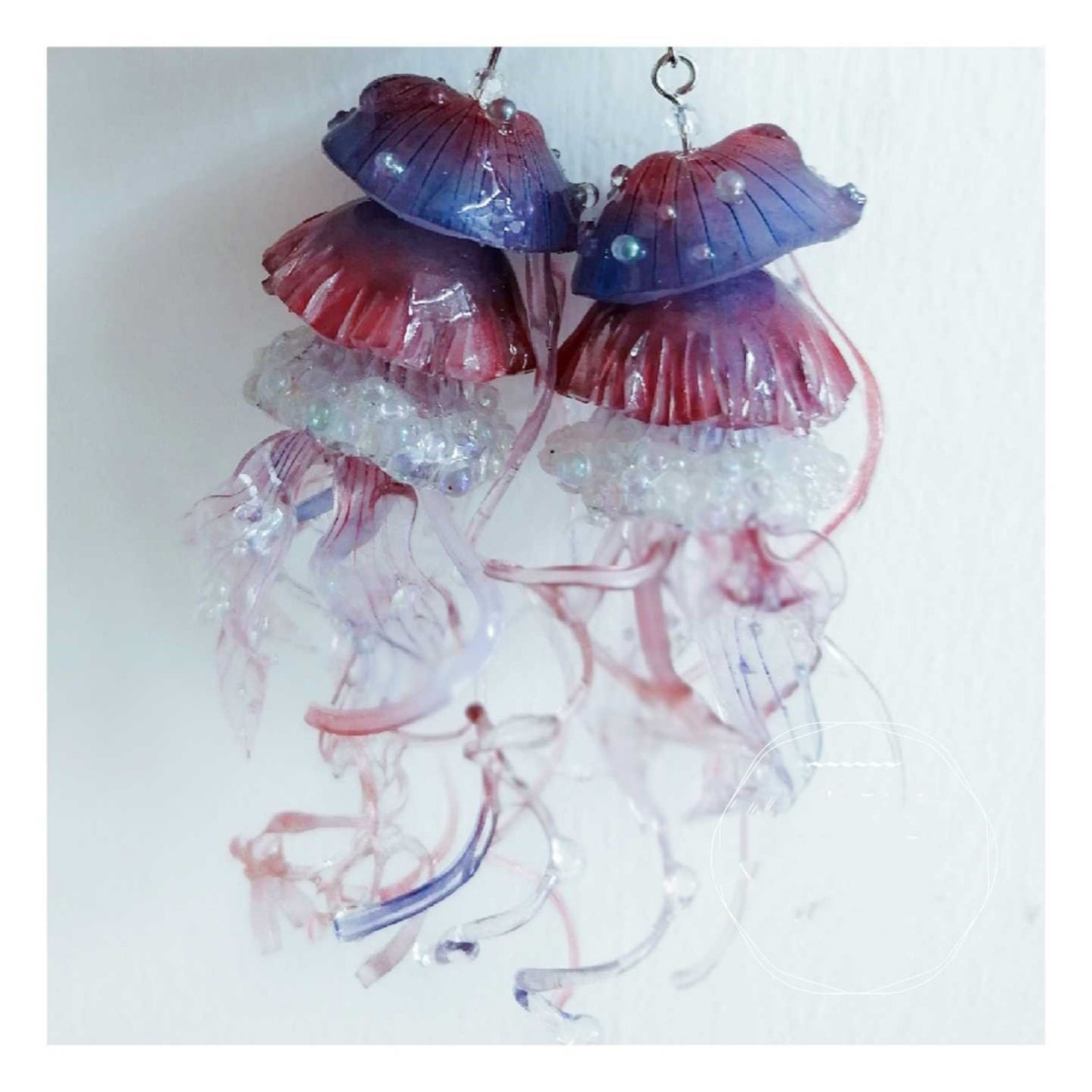 Jolies boucles d'oreilles japonaises en forme de méduse en trois dimensions