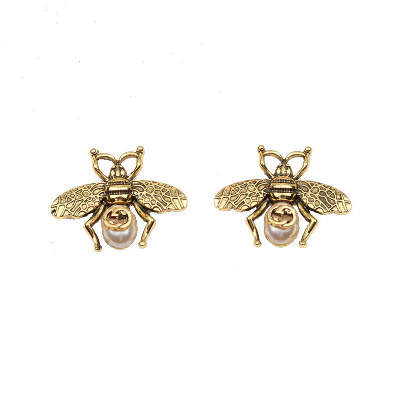 Pearl Retro Little Bee Ear Studs