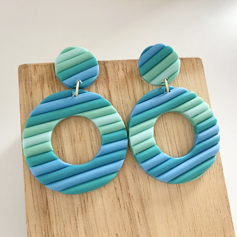 Pendientes de arcilla polimérica agregada Brickearth Rainbow Bar Arte multicolor