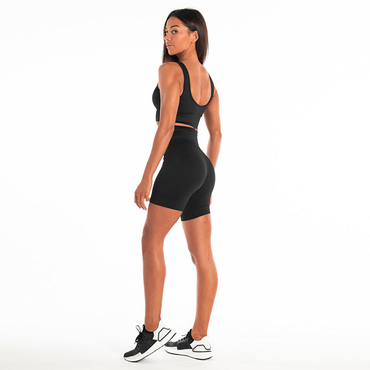 Traje deportivo con pantalones cortos sin costuras