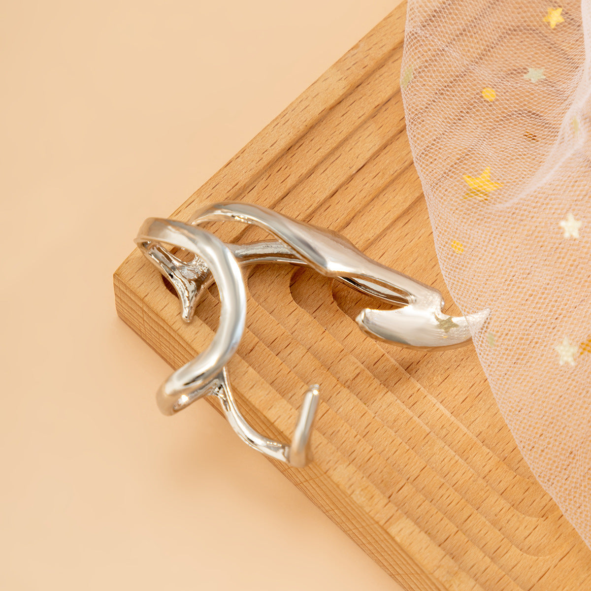 Clip d'oreille rétro créatif à contour irrégulier