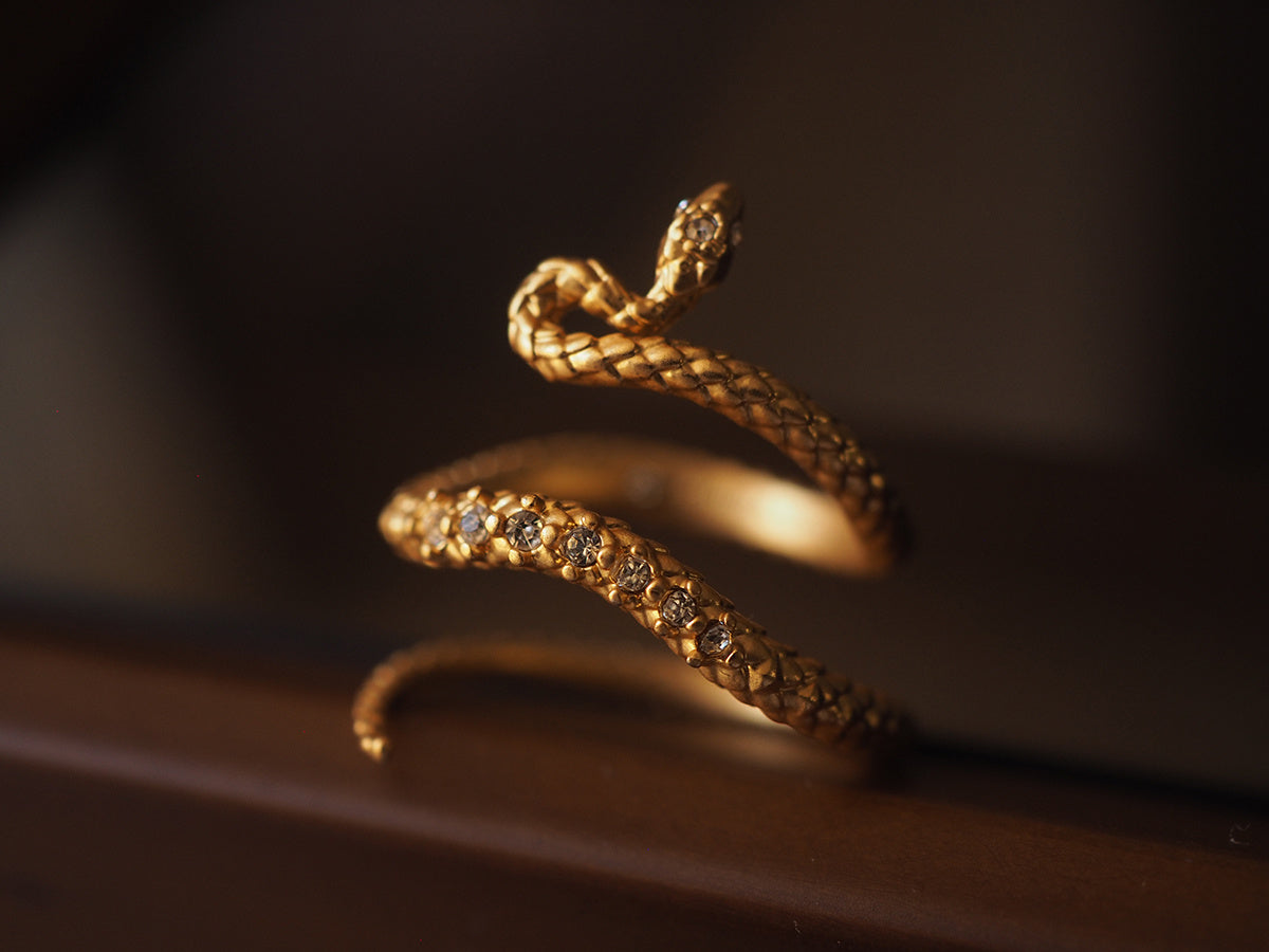 Serpiente Dorada Retro Con Anillo Ajustable Con Abertura Y Tachas De Diamantes