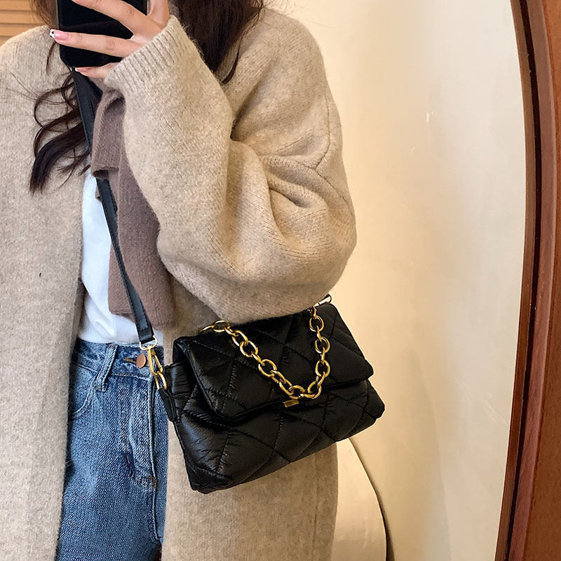 Retro Popular Diamond Embroidery Chain Handbag