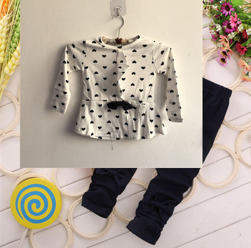 Conjunto de niña con lazo de amor