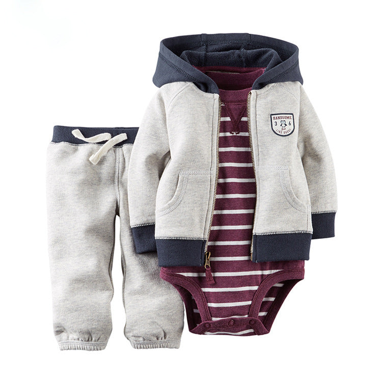 Conjunto de ropa para niños.