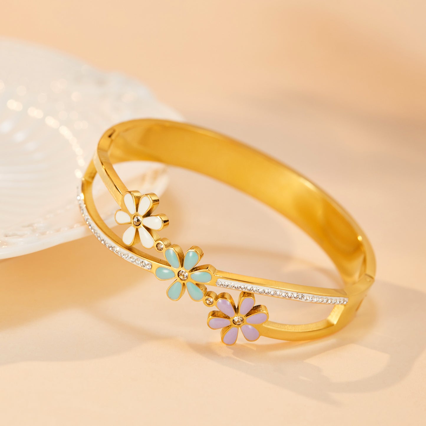 Fashion Women's Oil Dripping Little Daisy Stainless Steel Bracelet