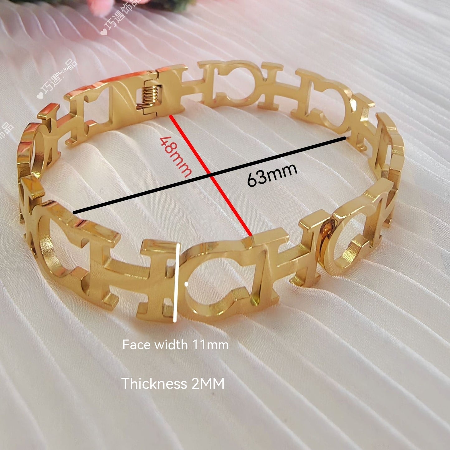 Bracelet à lettres en acier inoxydable, niche, ne se décolore pas, en forme d'œuf, fermeture à ressort creuse