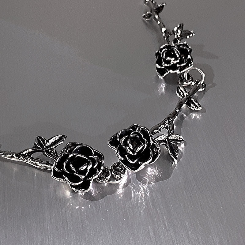 Dark Thorn Rose Necklace Women's Retro Distressed