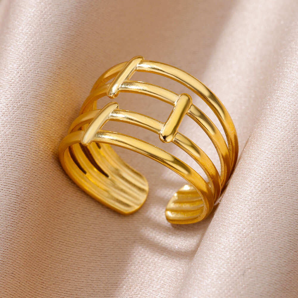Retro Croissant Female Niche Ring