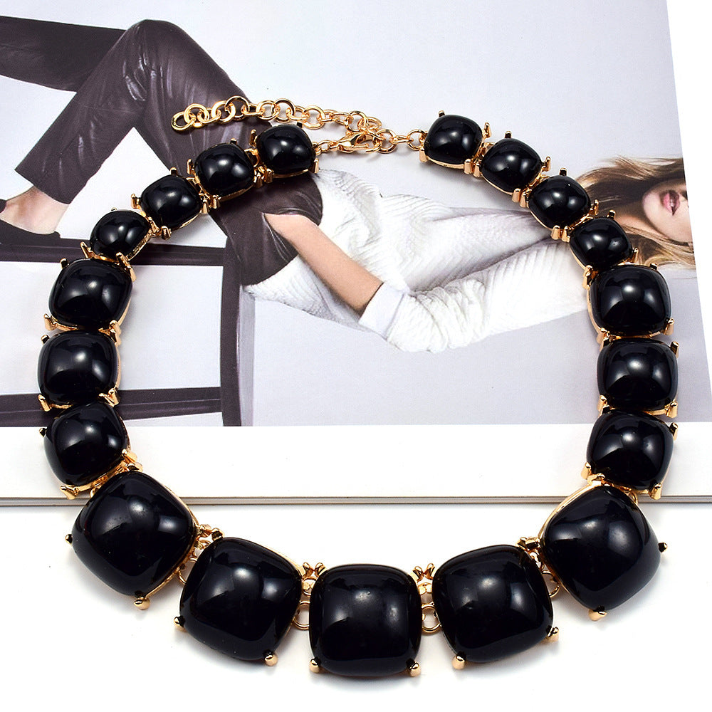 Collier élégant simple et à la mode pour femmes