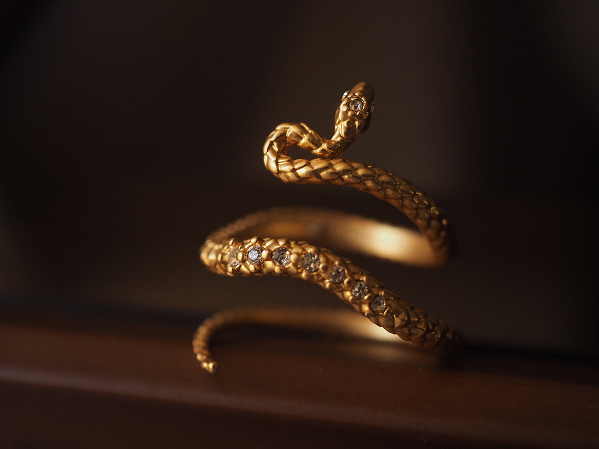 Serpiente Dorada Retro Con Anillo Ajustable Con Abertura Y Tachas De Diamantes