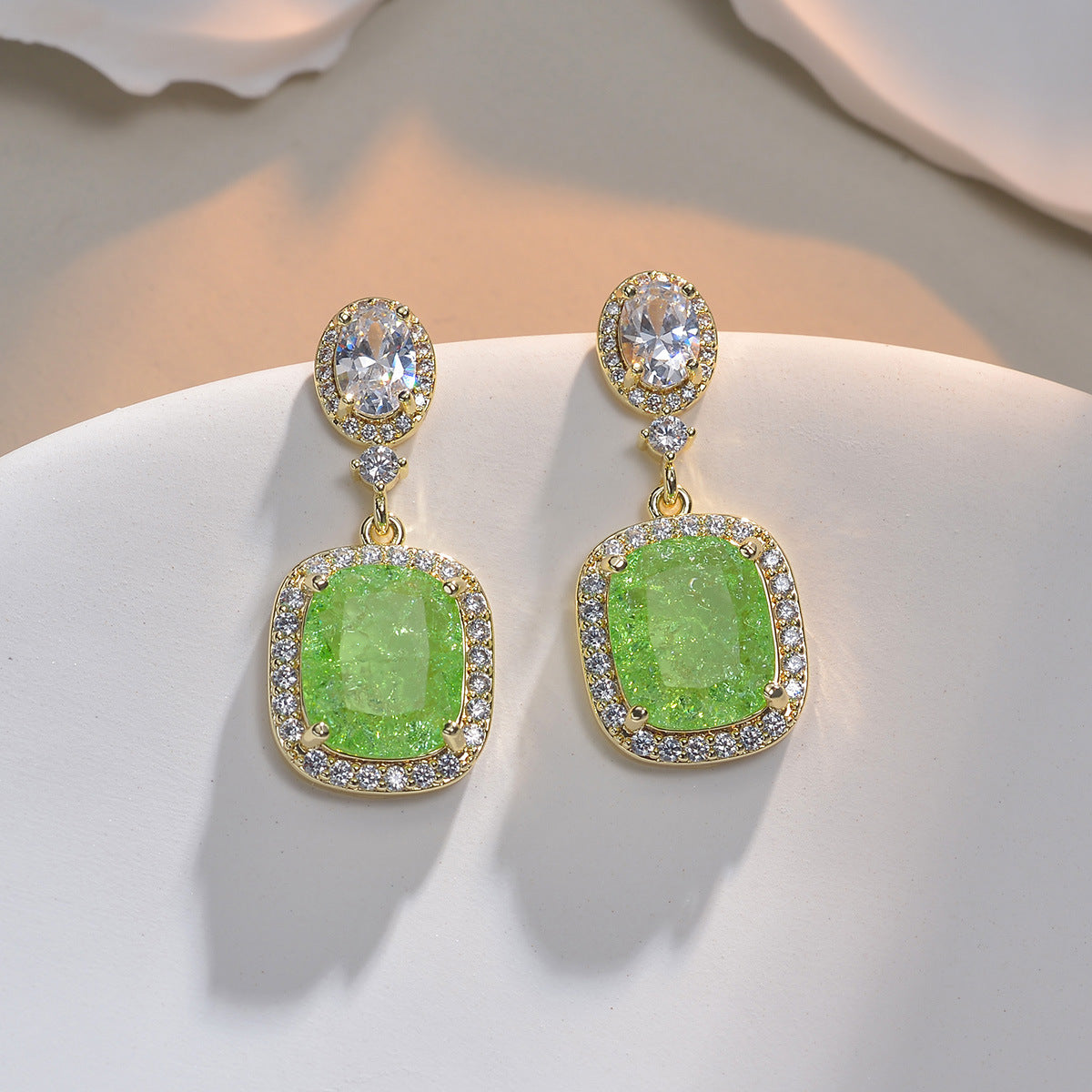 Boucles d'oreilles en zirconium olive rétro élégantes pour femmes