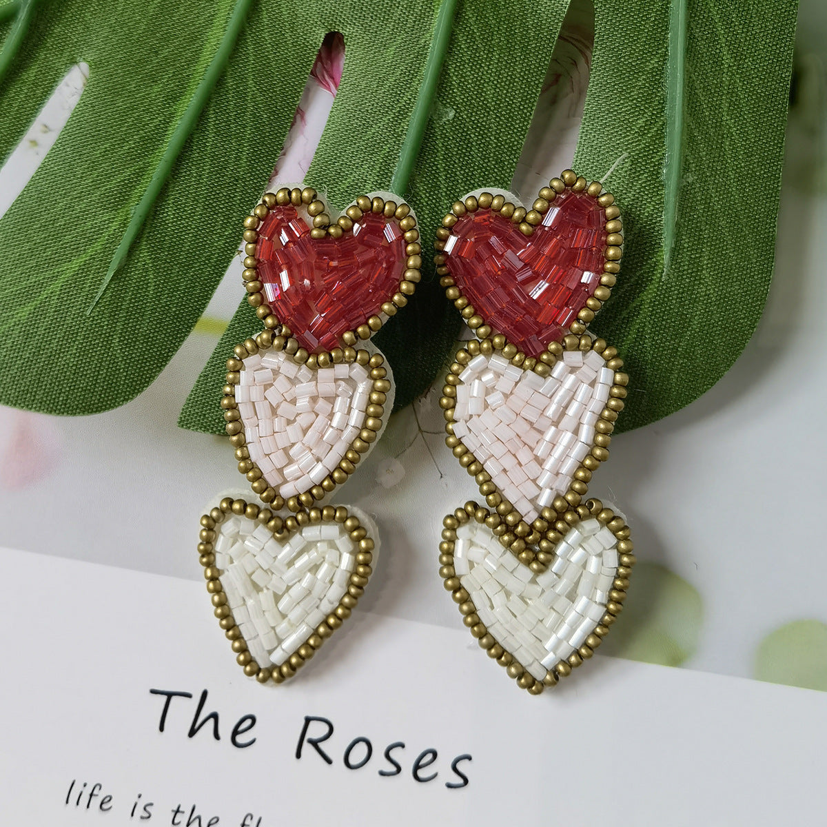 Pendientes artísticos de moda para el día de San Valentín con forma de corazón de tres capas con cuentas hechas a mano de tela de cercanías