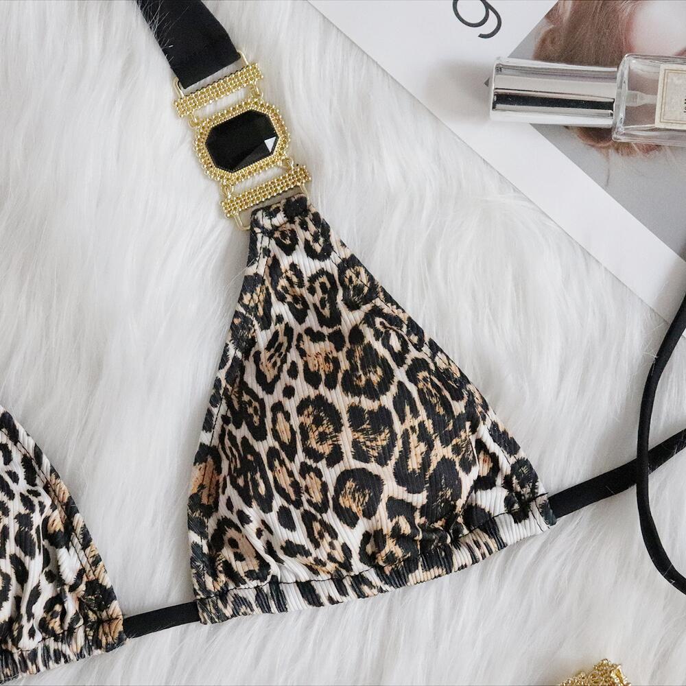 Bañador push-up de talle bajo con diamantes y estampado de leopardo