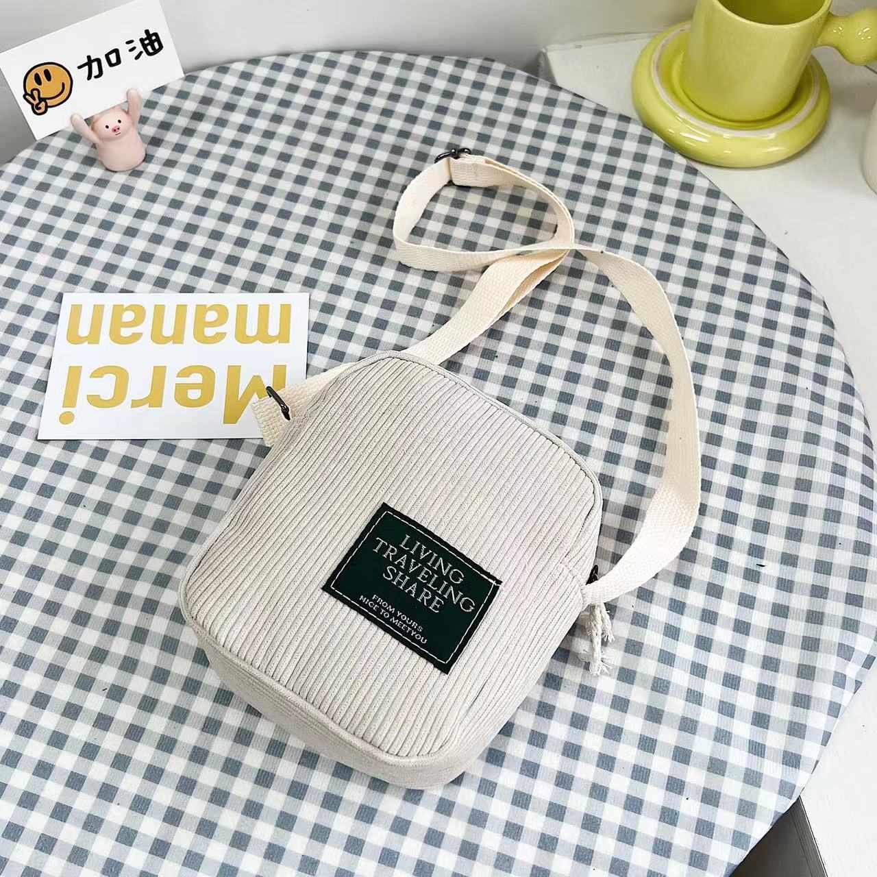 Bolso de mujer de pana retro fácil a juego