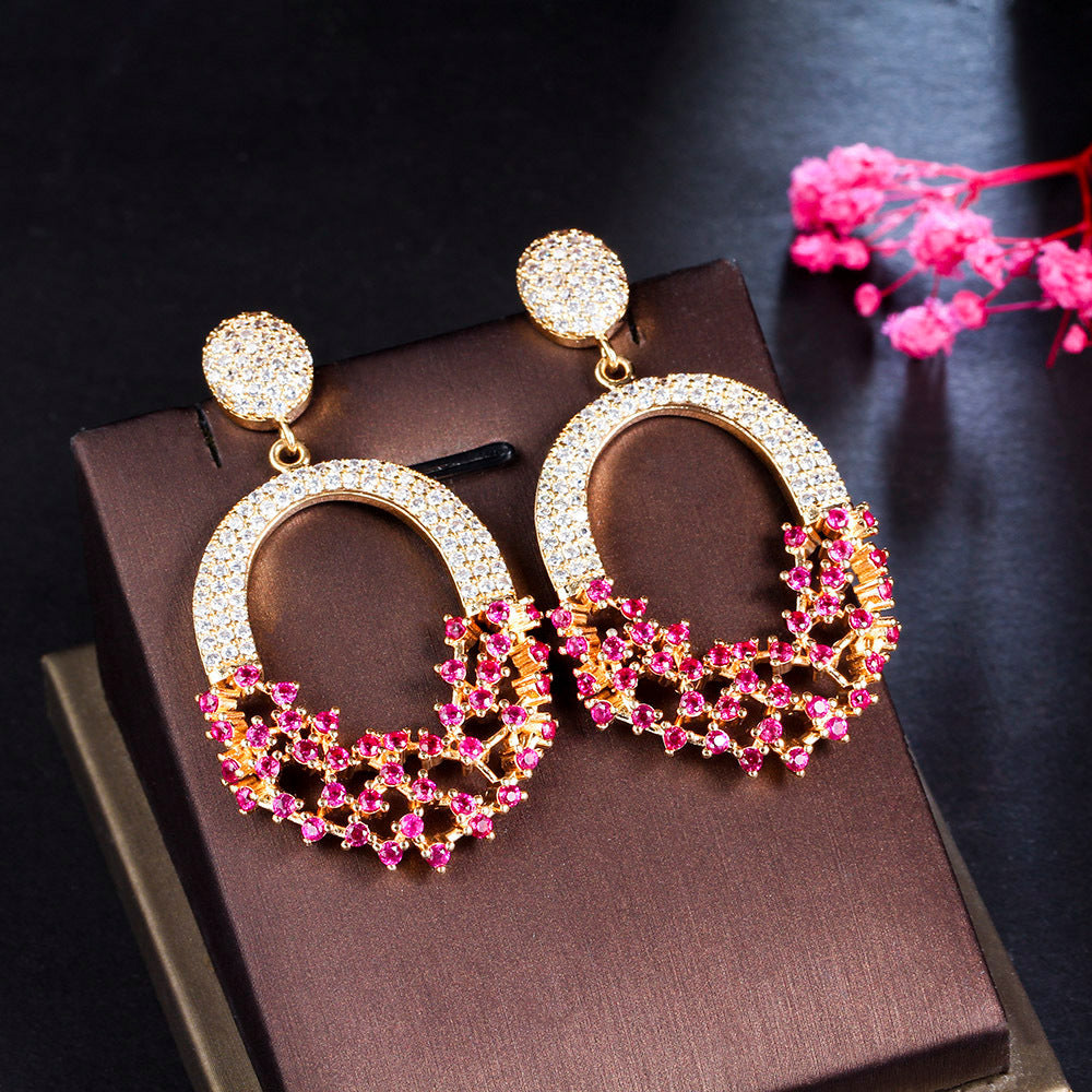Boucles d'oreilles à tige en cristal et diamant dans les débris creux