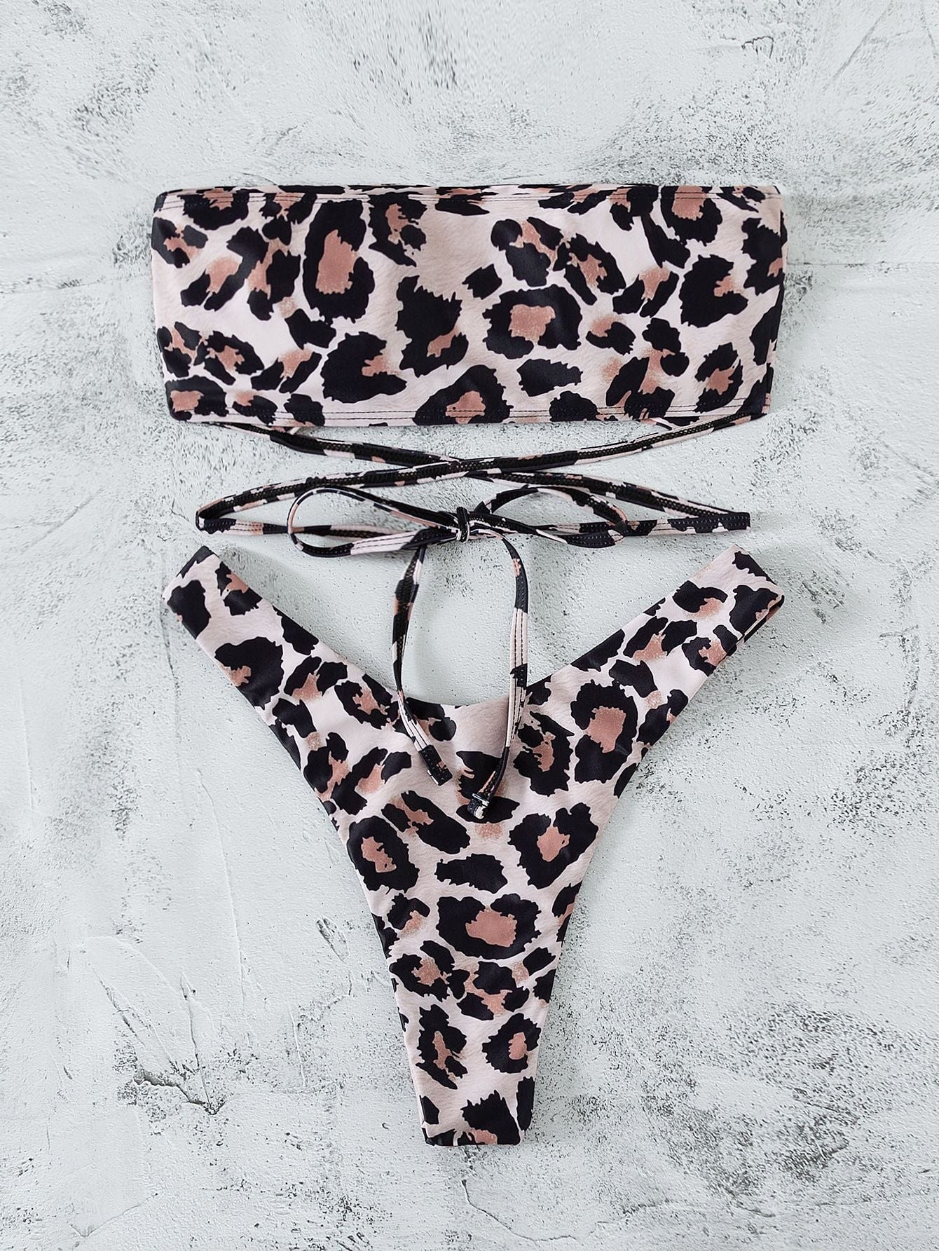 Traje de baño dividido palabra de honor de bikini con estampado de leopardo