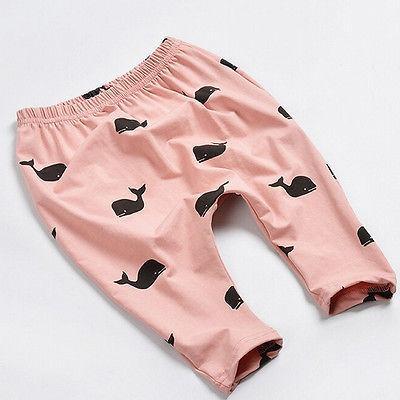 Joggers con estampado de ballenas