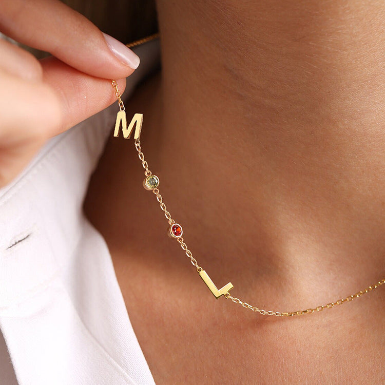 Collier avec 26 lettres anglaises en acier inoxydable