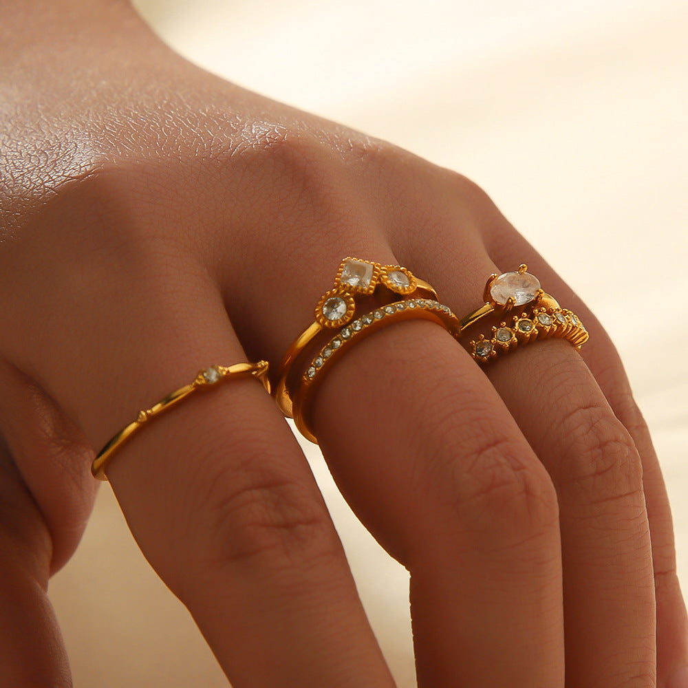 Bague en acier inoxydable avec zircon incrusté de design rétro