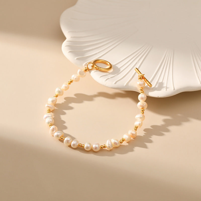 Bracelet élégant fait à la main avec perles d'eau douce naturelles